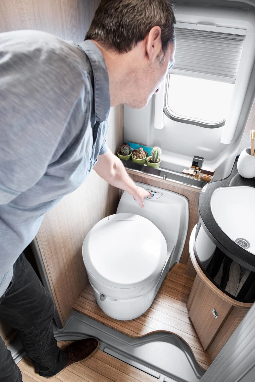 Thetford C223CS Caravan & Motorhome Cassette Toilet 5 Thetford C223CS Caravan & Motorhome Cassette Toilet - Image 3